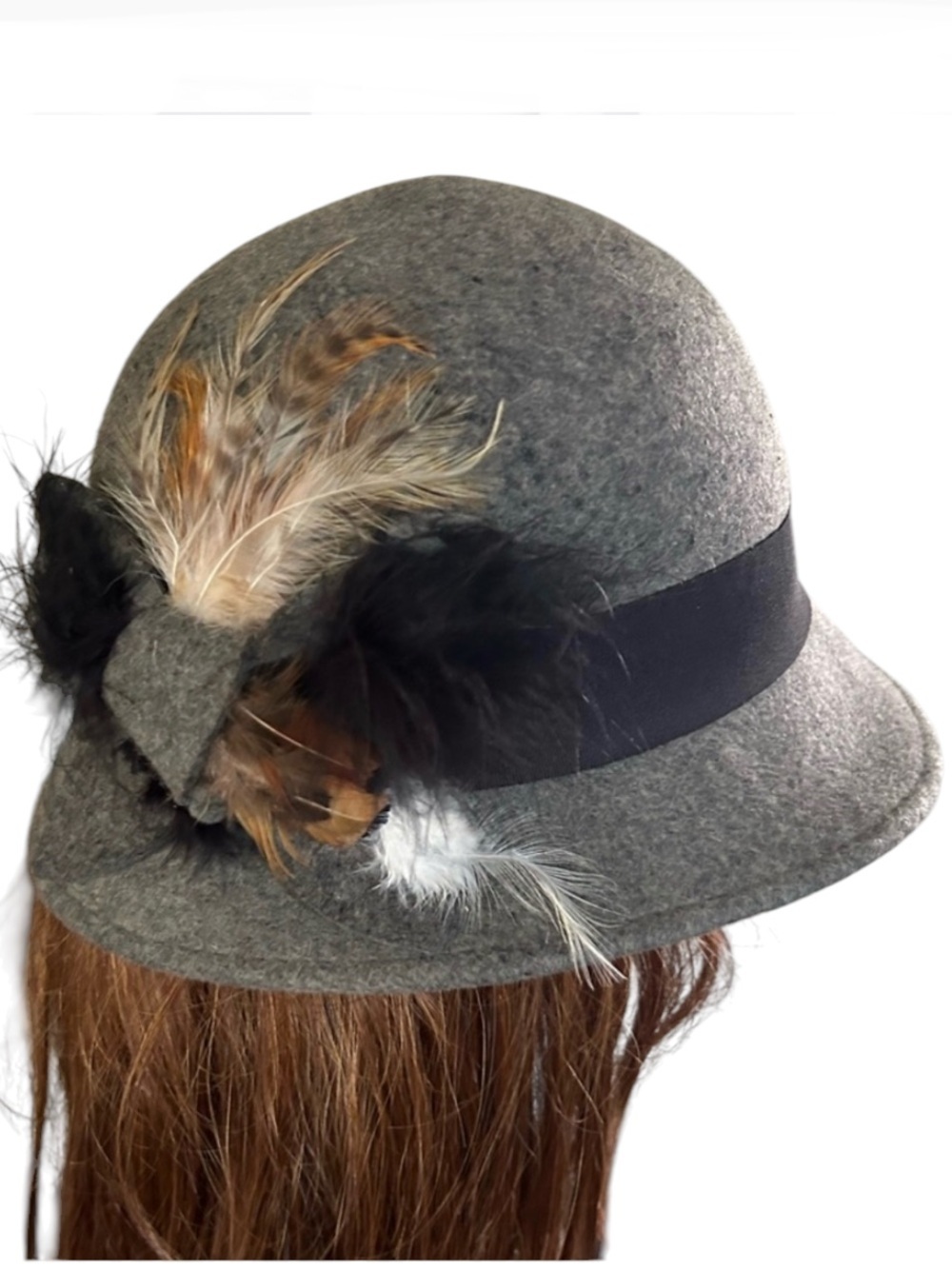 Elegant Gray Hat with Feather Accent
